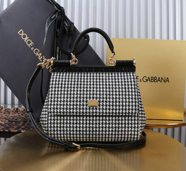 Picture of Dolce Gabbana Handbags _SKUfw183563795fw